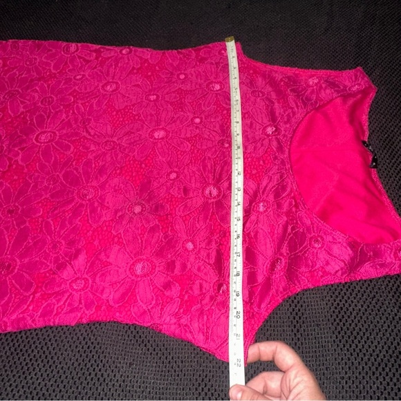 SOLD Tiana B Woman’s XXL Bright Pink Sleeveless Floral Daisy Lace Sheath Lined - Picture 9 of 10